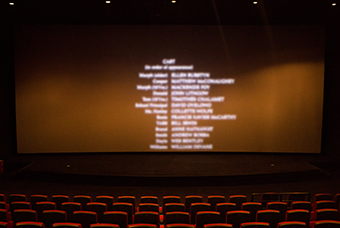 PA真人国际国际党委组织召开《长津湖》观影活动